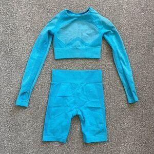 Activewear shorts and top size S